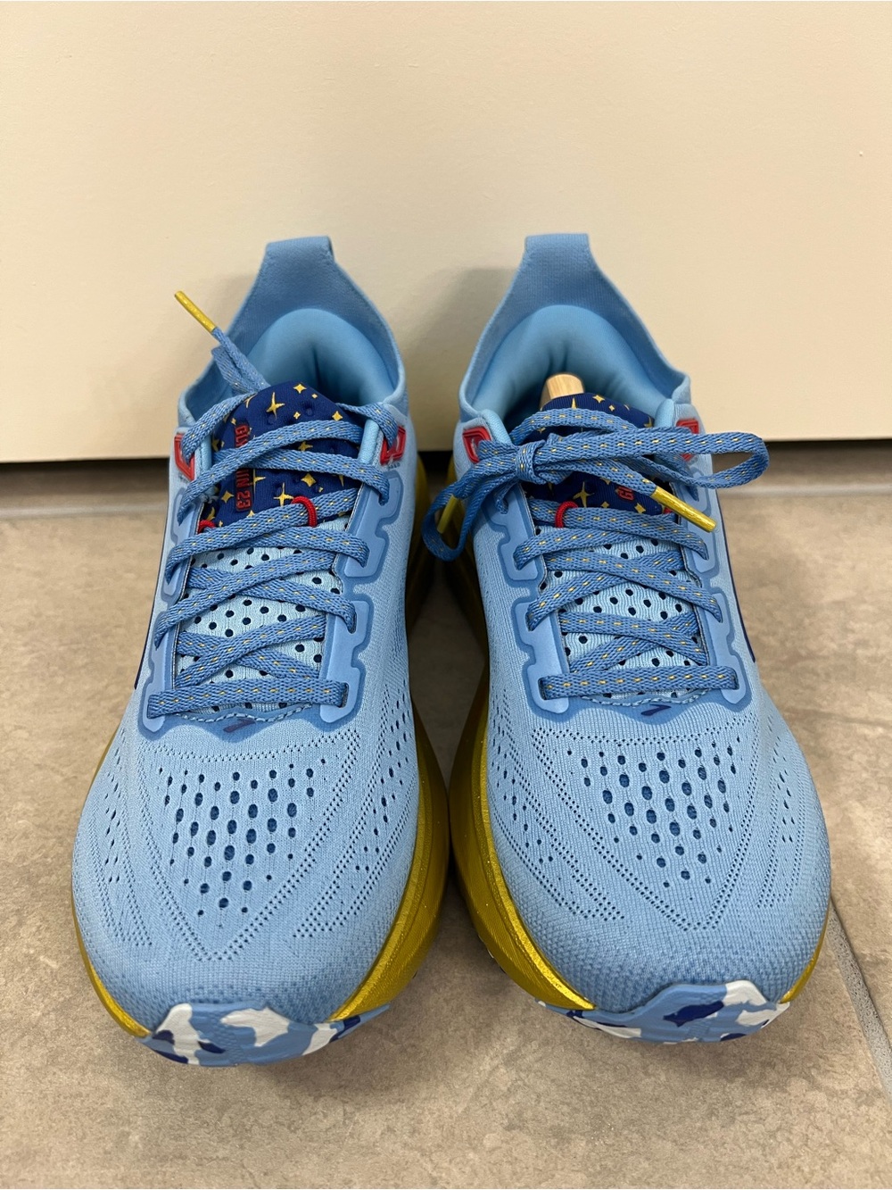 New Brooks runDisney 2026 Springtime Surprise Genie Glycerin 23 Size 7.5 Aladdin - Picture 5 of 7